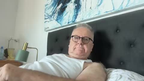 Snapshot of ozhairybearxxxx chatting on February 2025 01:04:01 AM ozhairybearxxxx online show from February 2025 01:04:01 AM