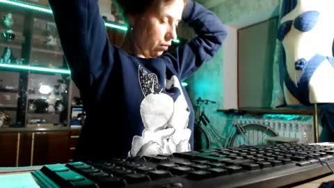 Ella online show from April 2026 04:50:02 PM