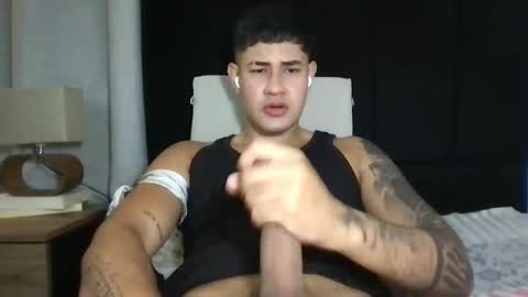 Javi    online show from December 2024 11:25:01 PM