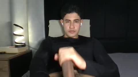 Javi    online show from September 2025 10:53:01 PM