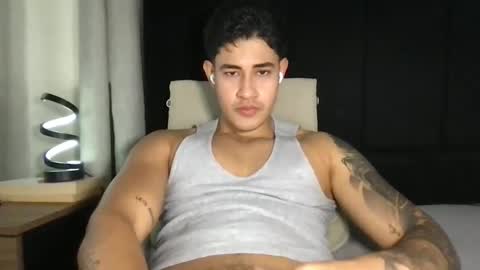 Javi    online show from September 2025 10:21:02 PM