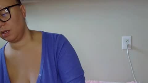 Snapshot of paisleehaze chatting on November 2025 04:28:02 PM Paislee Haze online show from November 2025 04:28:02 PM