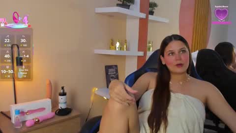 P A L M E R  online show from October 2025 02:25:02 PM