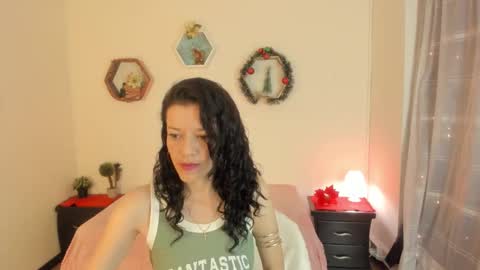 Paloma  online show from December 2025 06:48:01 PM