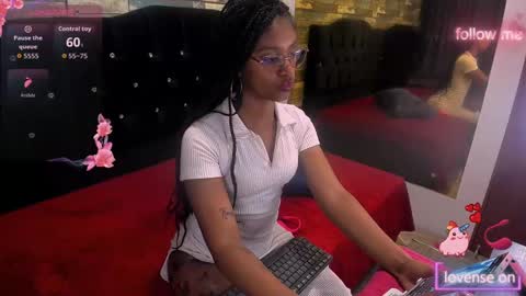 Pamela online show from October 2025 01:41:02 PM