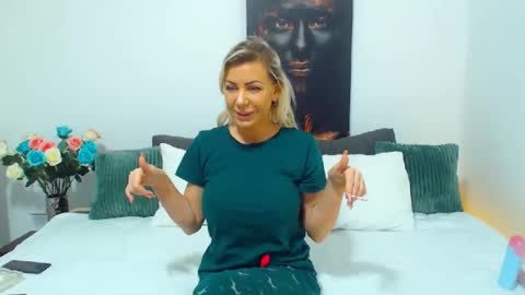 PAMEL ISSY online show from January 2025 10:10:02 AM