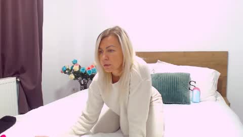 PAMEL ISSY online show from January 2025 11:07:01 AM