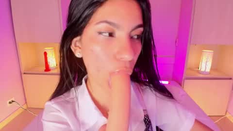 Snapshot of pamelaascott chatting on December 2024 07:05:01 AM P A M online show from December 2024 07:05:01 AM