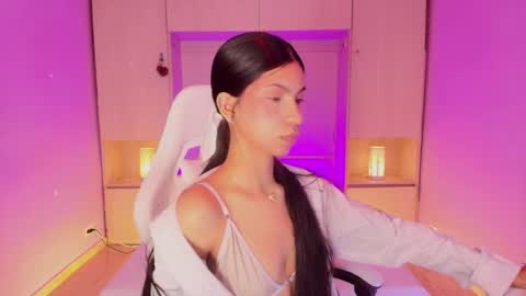 Snapshot of pamelaascott chatting on December 2024 04:02:02 AM P A M online show from December 2024 04:02:02 AM