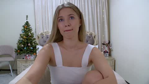 Snapshot of pamelablair chatting on December 2024 08:45:02 AM Pamela Blair online show from December 2024 08:45:02 AM