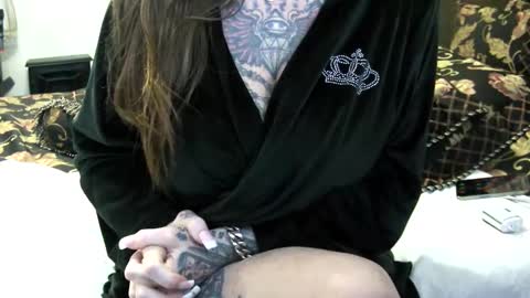 PAMELA GUNNS online show from January 2025 06:56:02 PM