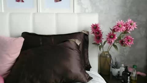 Pamella online show from December 2025 08:00:01 AM