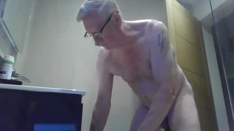 Snapshot of panda320 chatting on May 2026 07:43:01 PM panda320 online show from May 2026 07:43:01 PM