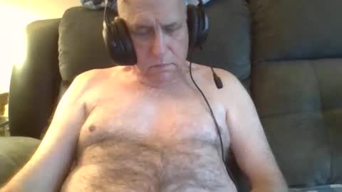 pandarianhunter123 online show from April 2026 05:56:01 PM