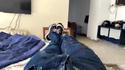 Alone online show from November 2025 07:35:01 PM