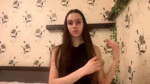 Kate online show from November 2025 09:48:01 PM