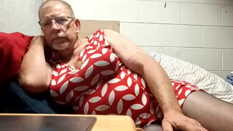 a online show from November 2025 05:42:02 AM