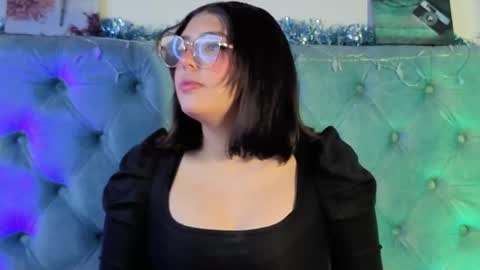 Paola Lyon online show from December 2025 06:13:02 PM