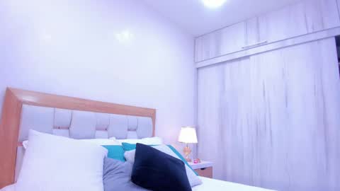 Paola  online show from February 2025 08:00:01 PM