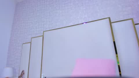 Paola  online show from October 2025 11:44:01 AM