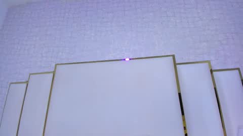 Paola  online show from December 2025 11:58:02 AM