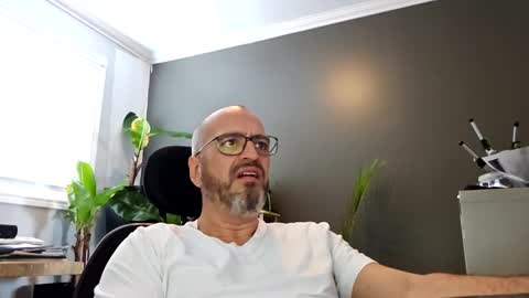Papi online show from January 2025 06:56:01 PM