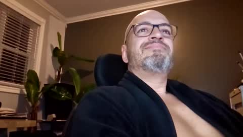 Papi online show from January 2025 04:00:01 AM