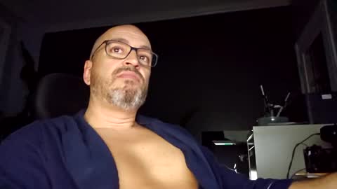 Papi online show from January 2025 03:01:01 AM