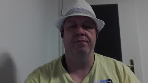 Snapshot of para3214 chatting on November 2025 03:29:02 PM para3214 online show from November 2025 03:29:02 PM