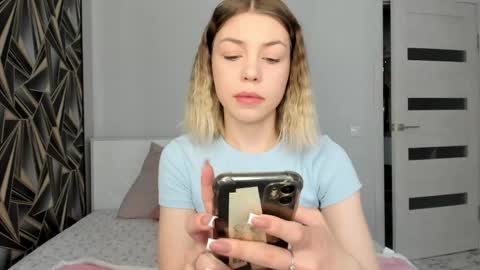 Melena online show from April 2026 09:15:02 AM