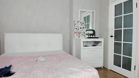 Snapshot of paradi_se chatting on April 2026 01:41:02 PM Melena online show from April 2026 01:41:02 PM