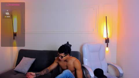 Snapshot of paradise_boy_s chatting on October 2025 09:46:01 PM Ryan And Casper online show from October 2025 09:46:01 PM