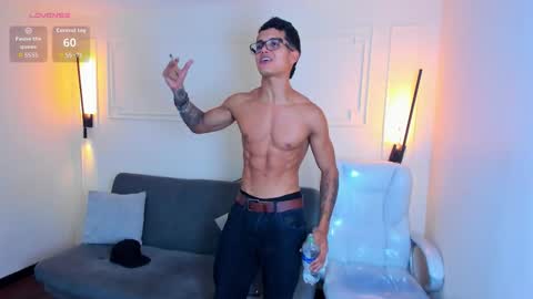 Snapshot of paradise_boy_s chatting on October 2025 10:47:02 PM Ryan And Casper online show from October 2025 10:47:02 PM