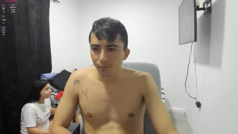 pareja_curiosa19 online show from December 2025 12:04:01 AM