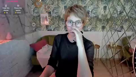 Snapshot of paris_cherry chatting on August 2026 06:33:02 PM Paris online show from August 2026 06:33:02 PM