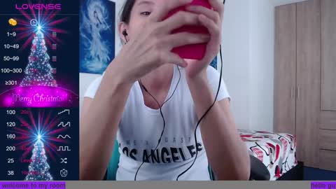 Snapshot of paris_of_angel chatting on December 2024 07:56:02 PM Paris Of Angel online show from December 2024 07:56:02 PM