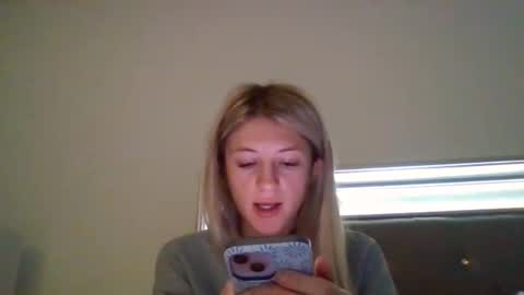 parisbaby2000 online show from October 2025 02:07:02 PM