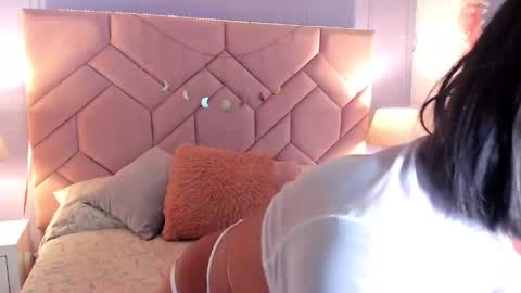 Paris online show from December 2024 12:05:02 PM