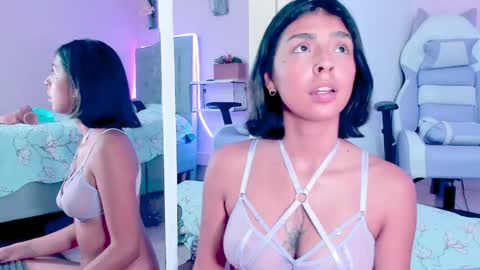 Paris online show from December 2024 08:34:01 PM