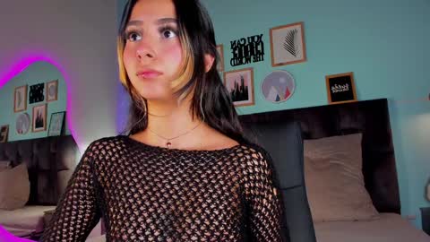 Snapshot of parisfox_ chatting on January 2025 10:45:01 PM PARIS online show from January 2025 10:45:01 PM