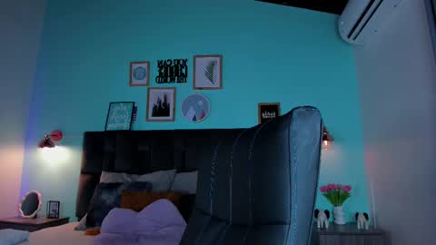 Snapshot of parisfox_ chatting on March 2025 10:34:02 PM PARIS online show from March 2025 10:34:02 PM