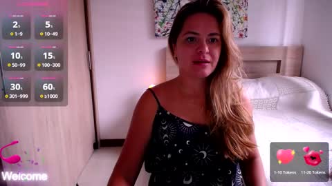 Snapshot of pariswlls chatting on February 2025 03:52:02 PM Paris online show from February 2025 03:52:02 PM