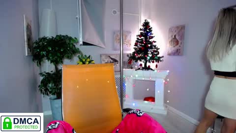 Snapshot of passionate_babe chatting on December 2024 03:04:01 AM I have returned from vacation and I am glad to share my energy and emotions with you online show from December 2024 03:04:01 AM