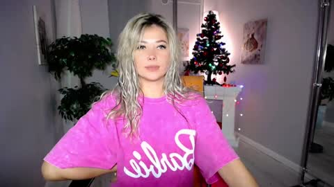 Snapshot of passionate_babe chatting on December 2024 06:34:01 AM I have returned from vacation and I am glad to share my energy and emotions with you online show from December 2024 06:34:01 AM