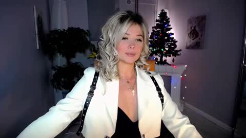 Snapshot of passionate_babe chatting on December 2024 06:24:02 AM I have returned from vacation and I am glad to share my energy and emotions with you online show from December 2024 06:24:02 AM