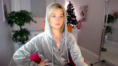 Snapshot of passionate_babe chatting on January 2025 11:32:02 AM I have returned from vacation and I am glad to share my energy and emotions with you online show from January 2025 11:32:02 AM