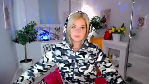 Snapshot of passionate_babe chatting on January 2025 09:29:01 AM I have returned from vacation and I am glad to share my energy and emotions with you online show from January 2025 09:29:01 AM
