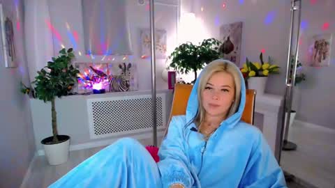 Snapshot of passionate_babe chatting on January 2025 12:37:02 PM I have returned from vacation and I am glad to share my energy and emotions with you online show from January 2025 12:37:02 PM