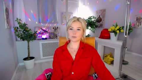 Snapshot of passionate_babe chatting on January 2025 12:40:02 PM I have returned from vacation and I am glad to share my energy and emotions with you online show from January 2025 12:40:02 PM