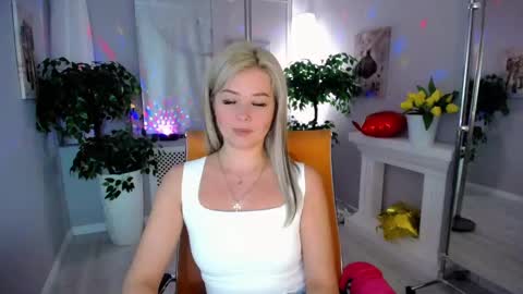 Snapshot of passionate_babe chatting on February 2025 07:29:02 AM I have returned from vacation and I am glad to share my energy and emotions with you online show from February 2025 07:29:02 AM
